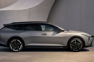 Kia podstřelila Octavii Combi o 150 000 Kč: K4 Sportswagon je první kombi za roky, které jí reálně může vzít zákazníky